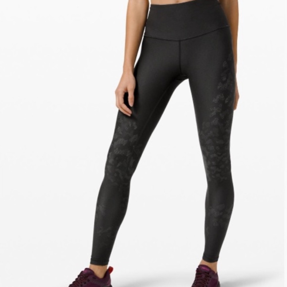 Lulu mapped out camo 28 in.  High rise waist